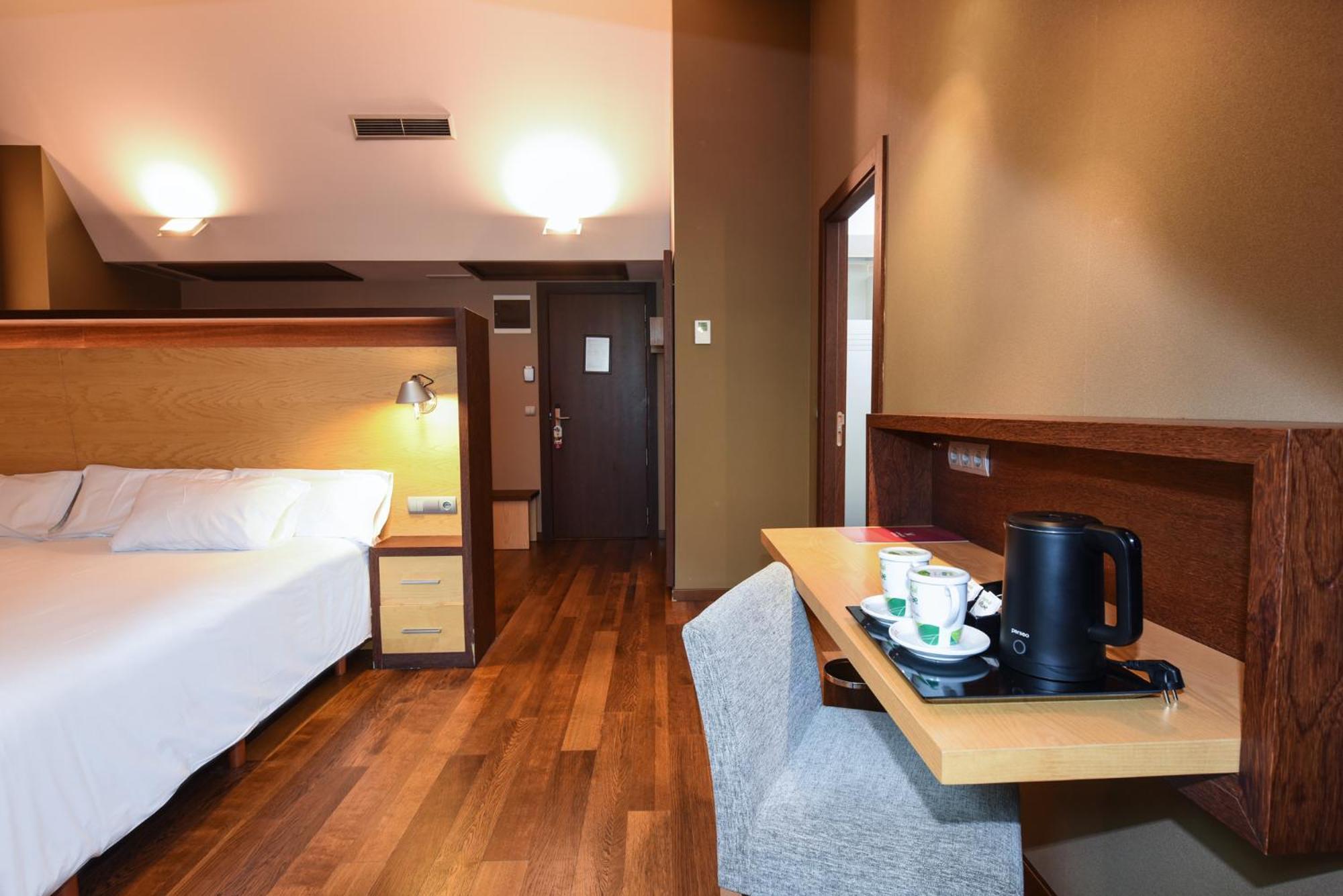 Sommos Hotel Aneto Бенаске Экстерьер фото