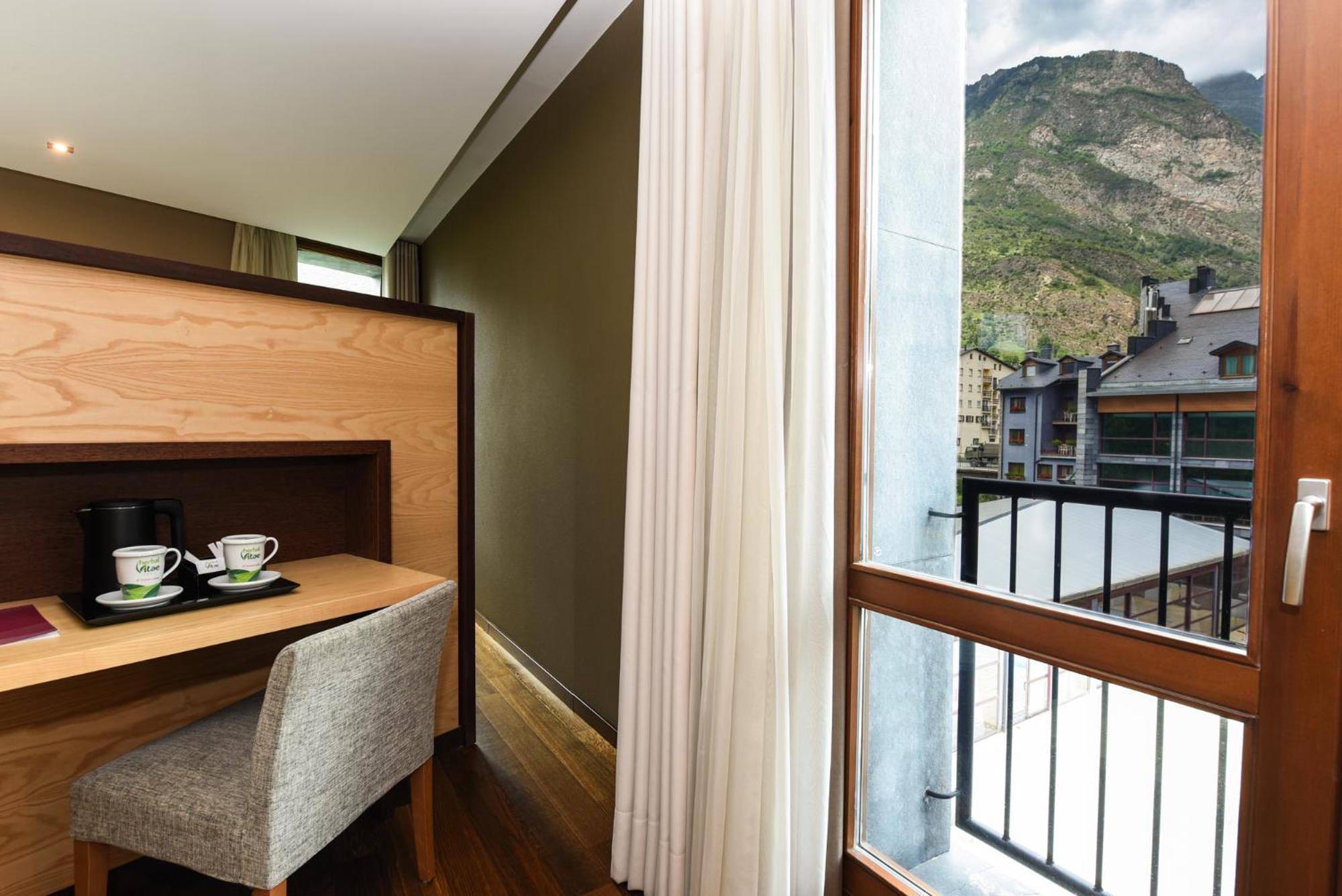 Sommos Hotel Aneto Бенаске Экстерьер фото
