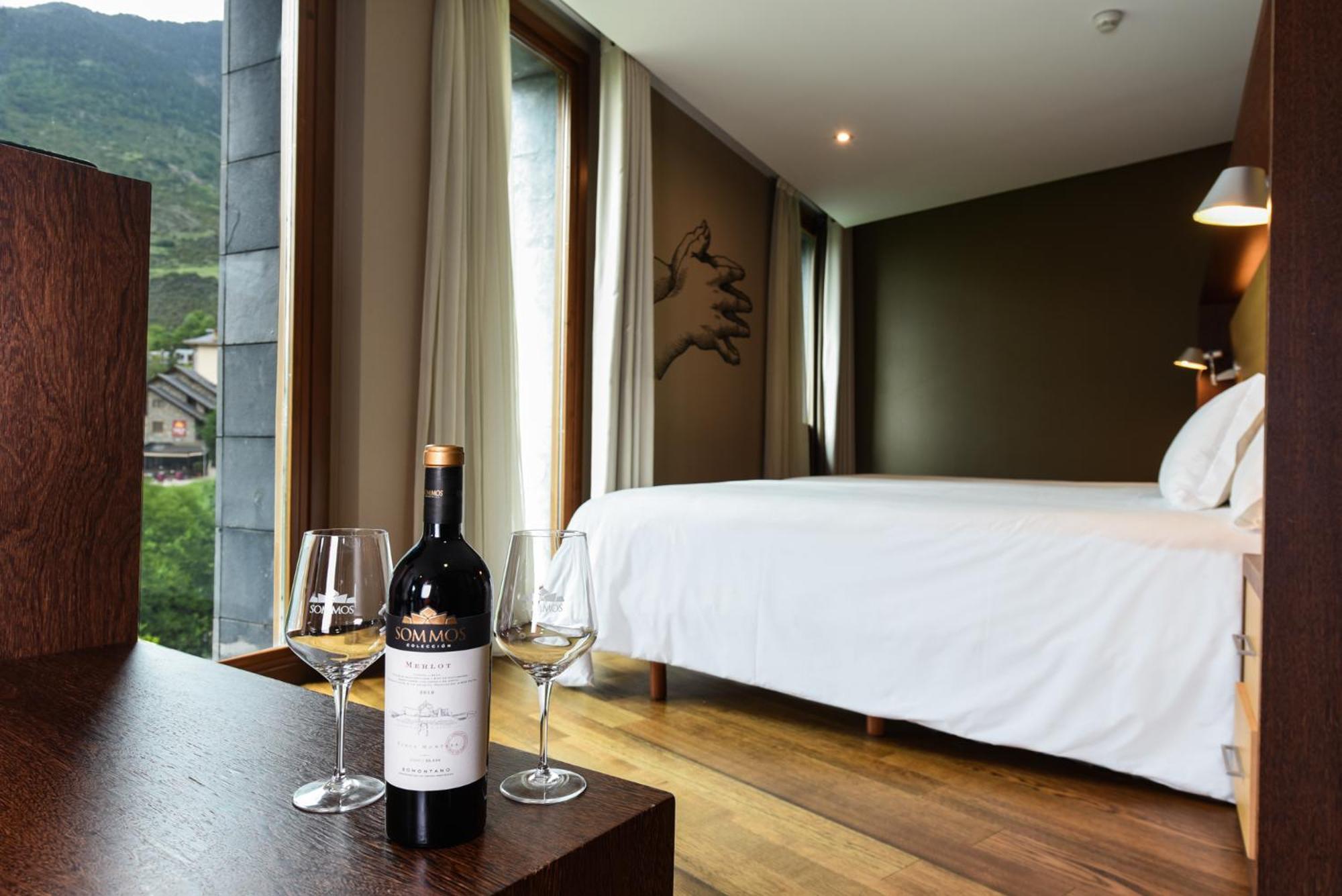 Sommos Hotel Aneto Бенаске Экстерьер фото
