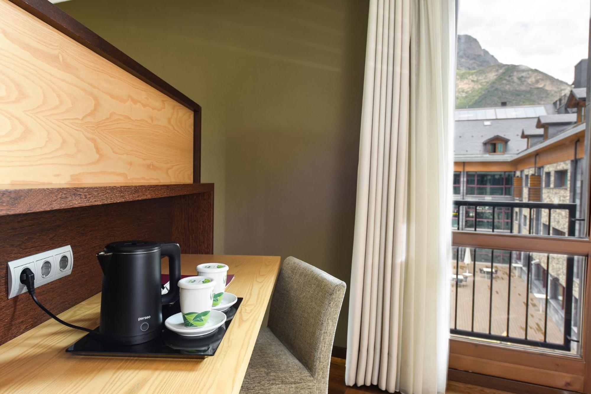 Sommos Hotel Aneto Бенаске Экстерьер фото