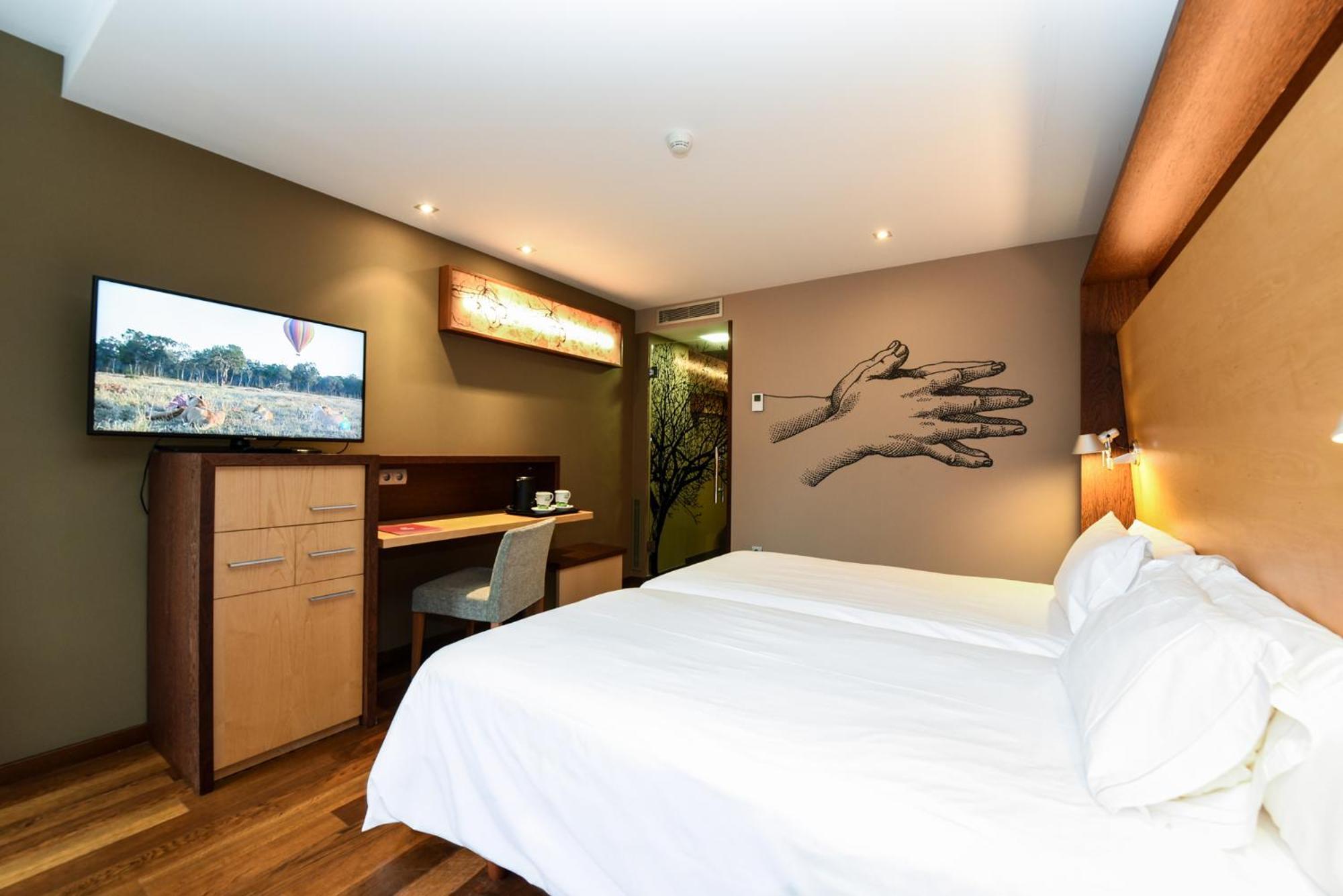 Sommos Hotel Aneto Бенаске Экстерьер фото