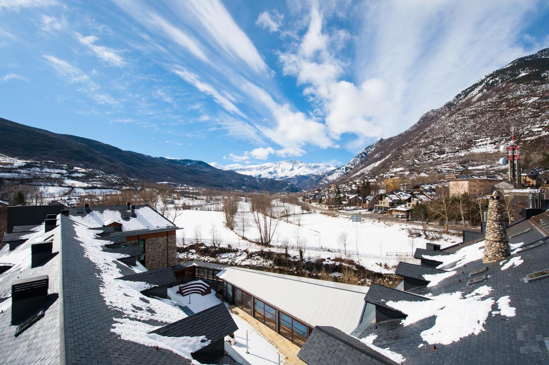 Sommos Hotel Aneto Бенаске Экстерьер фото